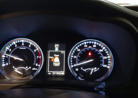 2016 Toyota Highlander Xle V6 z USA, uszkodzony, nr VIN 5TDKKRFH4GS143724